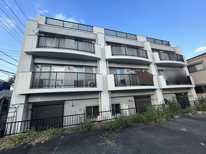 トリプレックス 外観