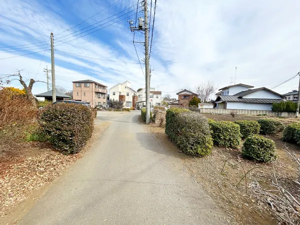 前面道路含む外観