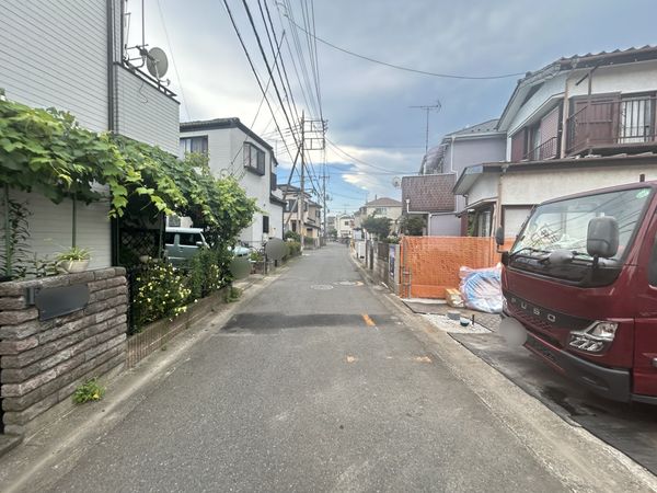 前面道路含む外観