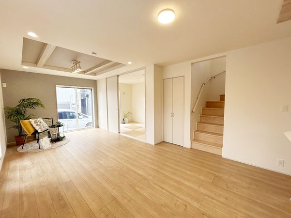 所沢市東狭山ケ丘1丁目 新築4号棟 リビング