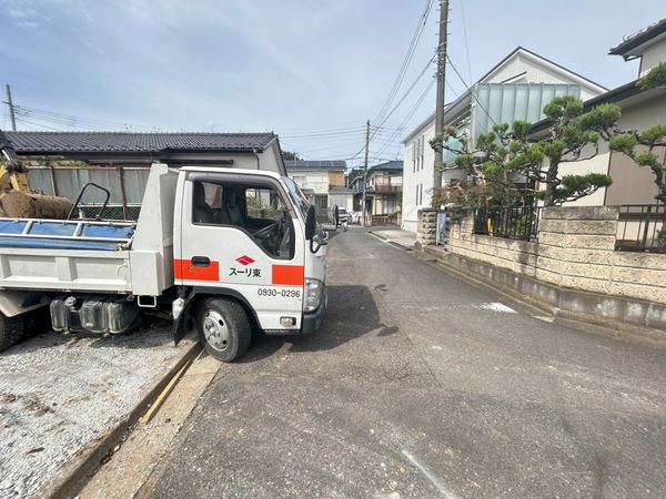前面道路含む外観