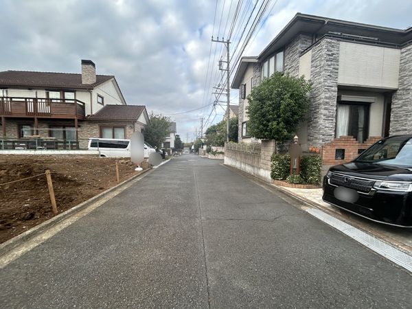 所沢市山口 戸建 前面道路含む外観 前面道路含む外観