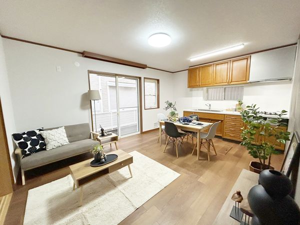 所沢市宮本町1丁目 戸建 リビング