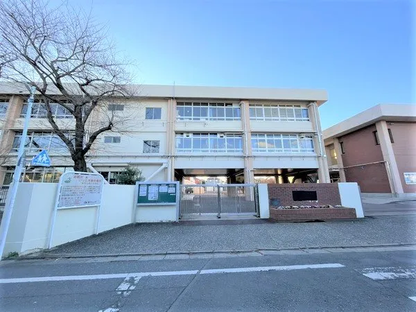 東村山市立東村山第六中学校まで徒歩5分