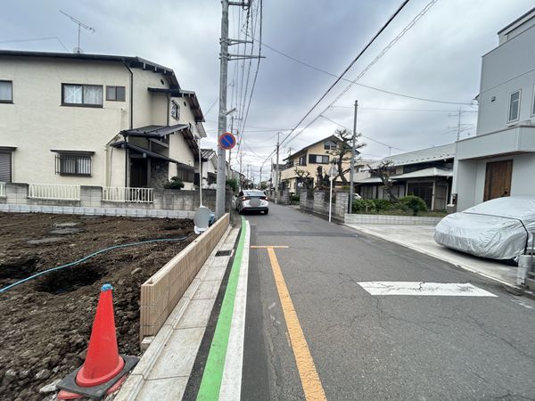 所沢市小手指元町2丁目 新築1号棟 前面道路含む外観