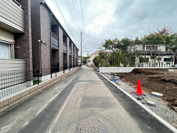 所沢市小手指元町2丁目 新築7号棟 前面道路含む外観