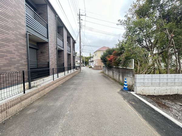 所沢市小手指元町2丁目 新築8号棟 前面道路含む外観
