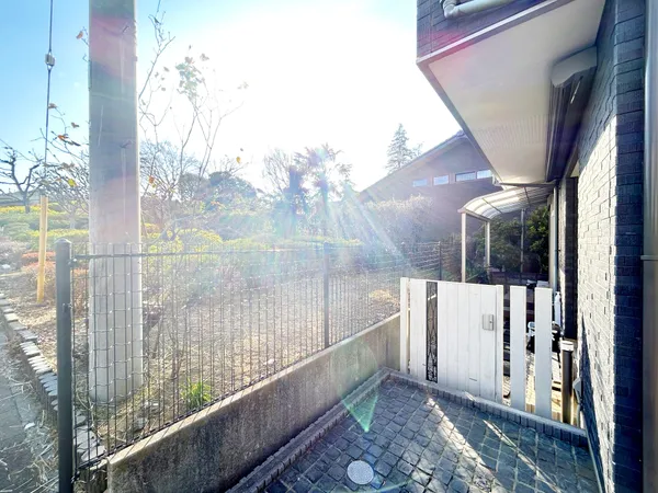 出し入れ可能なオーニング取付