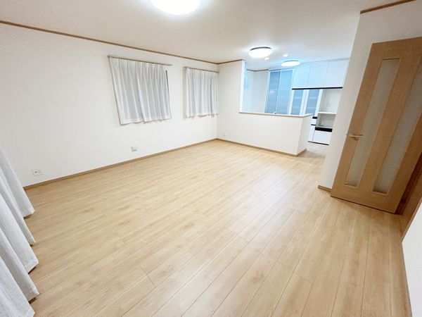所沢市向陽町 中古戸建 リビング 所沢市向陽町 中古戸建 リビング