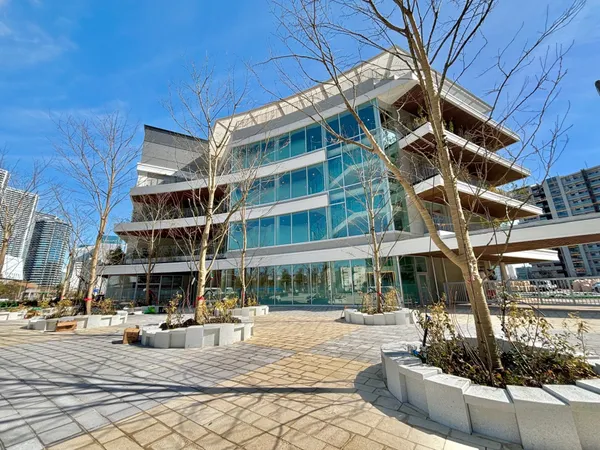 中央区立晴海西中学校まで徒歩13分