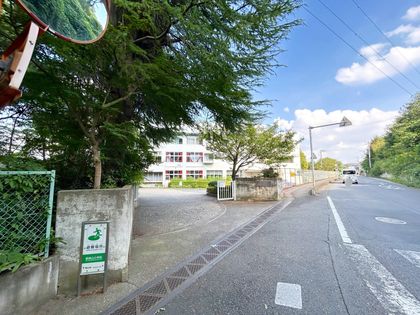 新狭山住宅 B棟 狭山市立新狭山小学校(約1360m) 狭山市立新狭山小学校(約1360m)