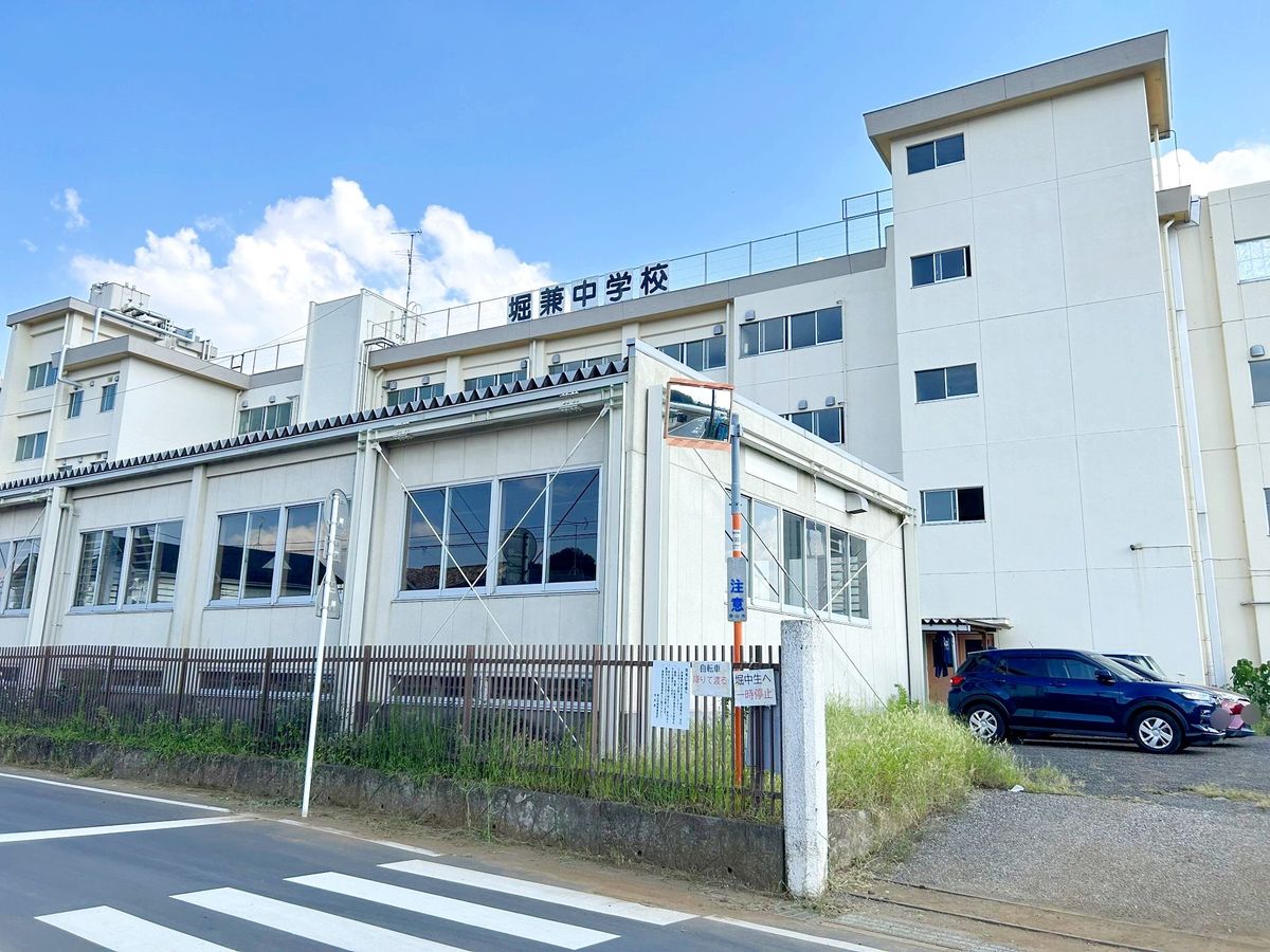新狭山住宅 B棟 狭山市立堀兼中学校(約2340m) 狭山市立堀兼中学校(約2340m)