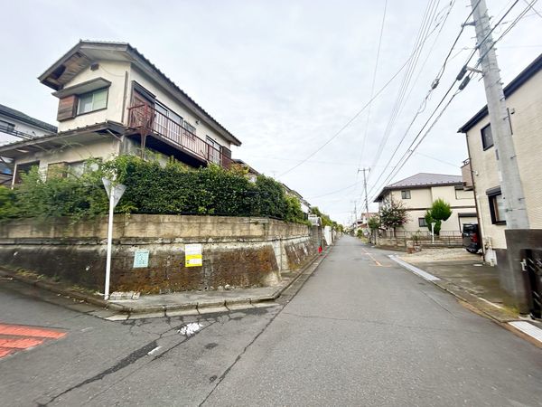 入間市新久 土地 前面道路含む外観 入間市新久 土地 前面道路含む外観