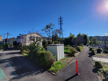 飯能市川寺 土地 前面道路含む外観