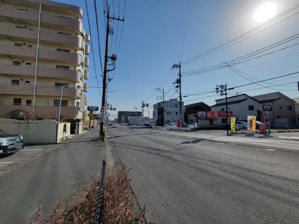 前面道路含む外観