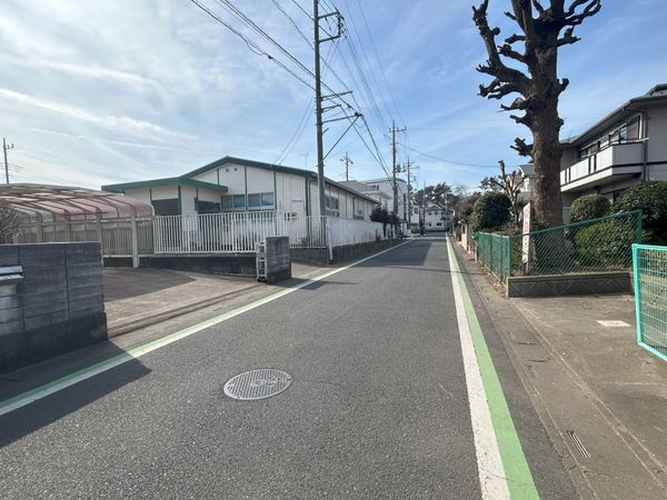 入間市久保稲荷5丁目 土地 前面道路含む外観
