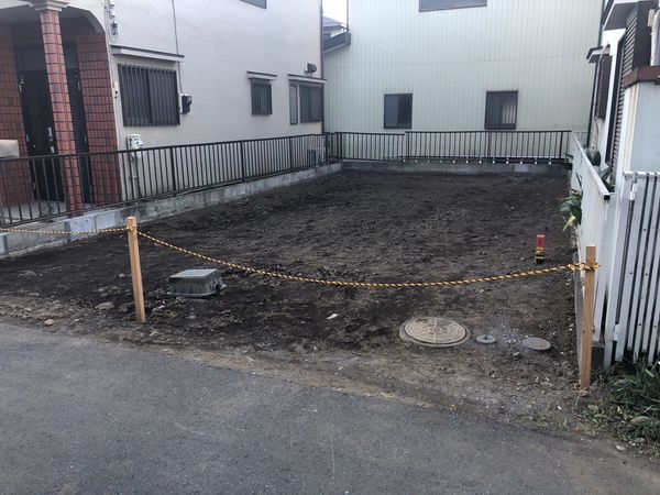狭山市南入曽 土地 前面道路含む外観