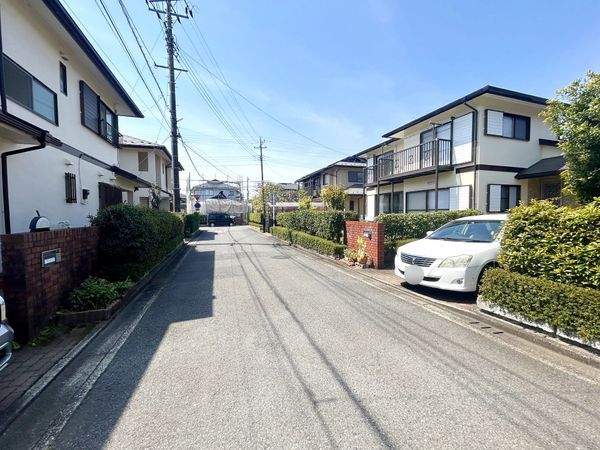 前面道路含む外観