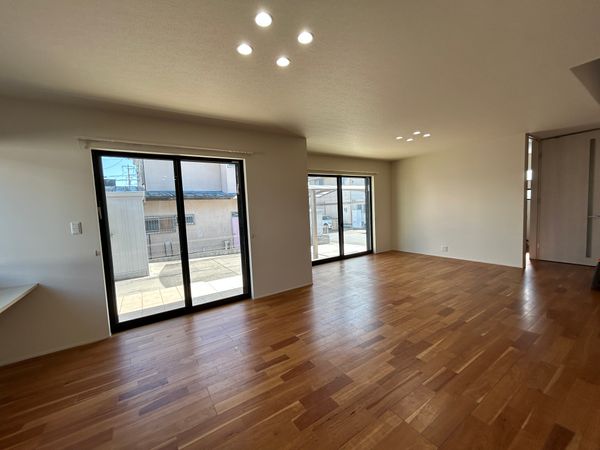 入間市扇台2丁目 戸建 リビング