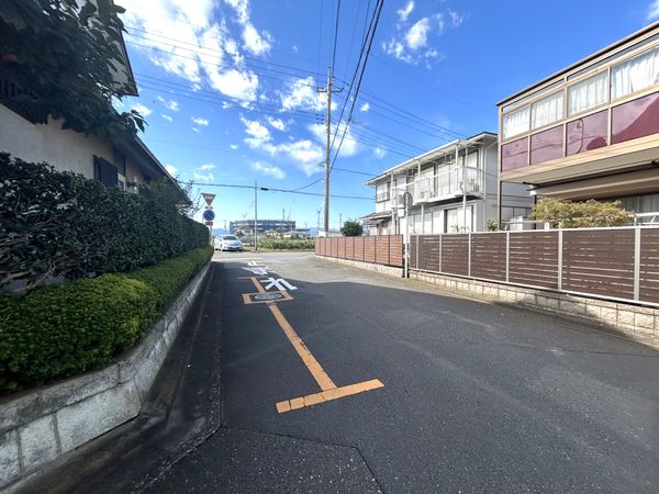 入間市野田 戸建 前面道路含む外観 入間市野田 戸建 前面道路含む外観