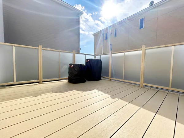 テラス付き住宅