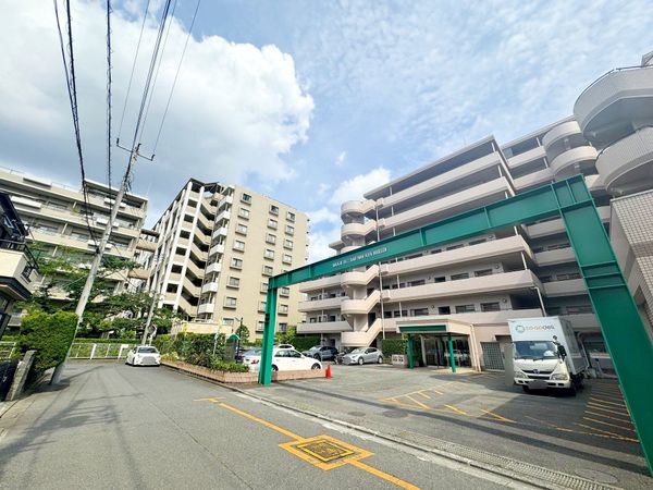 中銀第二稲荷山公園マンシオン 外観