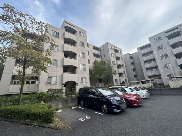 西所沢椿峰ニュータウンレイクサイド 2号棟 外観 西所沢椿峰ニュータウンレイクサイド 2号棟 外観