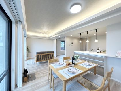 エステスクエア武蔵藤沢2 弐番館 リビング