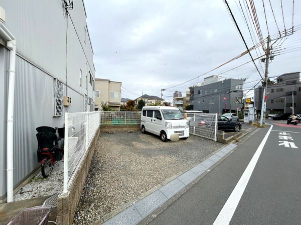 前面道路含む外観
