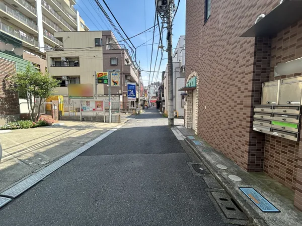 南東側の4ｍ道路のため陽当たり良好です。