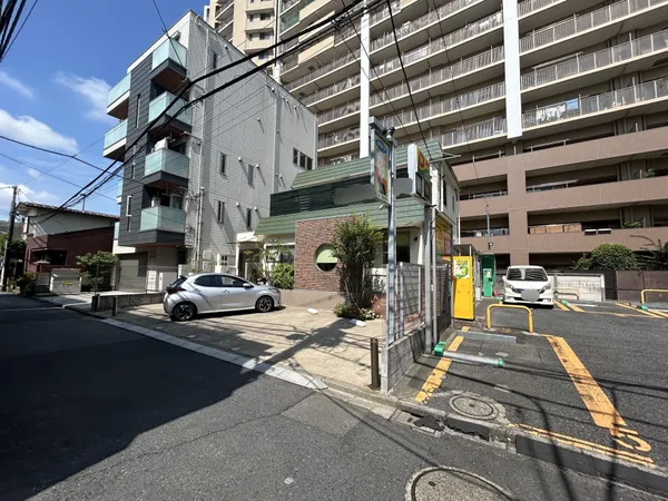 建築条件付き売地ではございません。お好きなハウスメーカーで建築できます。