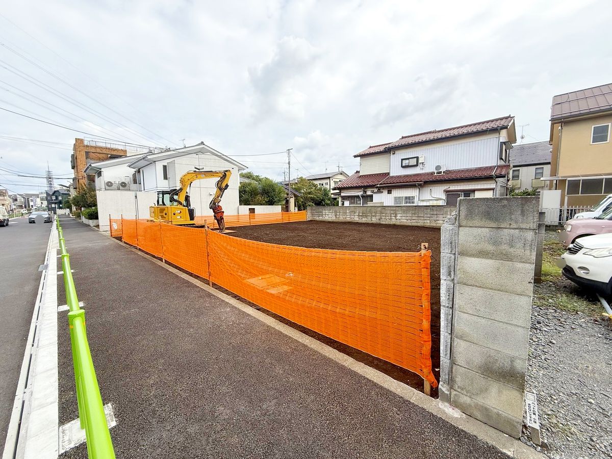 前面道路含む外観