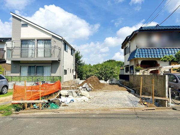 東久留米市中央町4丁目 新築戸建 前面道路含む外観