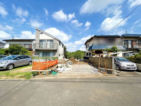 東久留米市中央町4丁目 新築戸建 前面道路含む外観