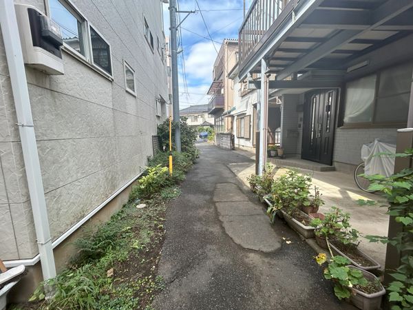 新座市栗原6丁目 戸建 前面道路含む外観 新座市栗原6丁目 戸建 前面道路含む外観