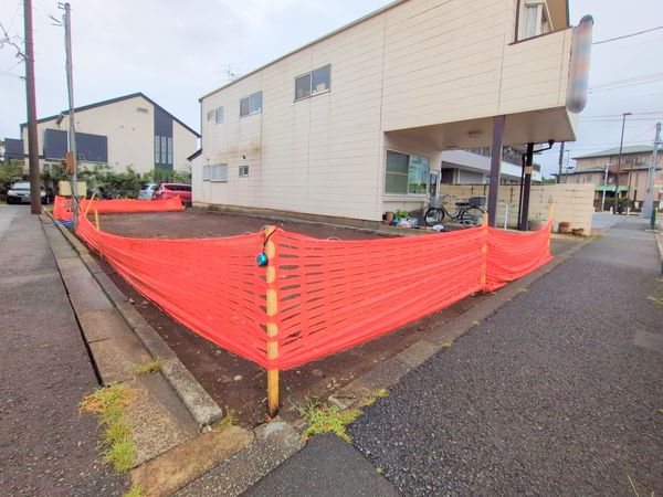 前面道路含む外観