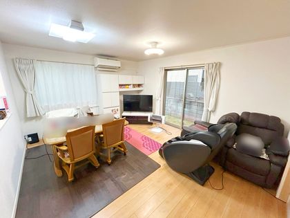 東久留米市八幡町3丁目 戸建 リビング