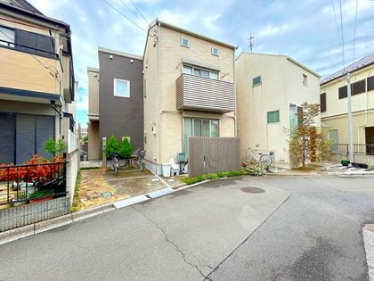 西東京市ひばりが丘北2丁目 戸建 前面道路含む外観