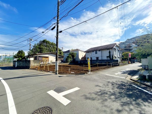 東久留米市南沢4丁目 新築戸建 A号棟 前面道路含む外観 前面道路含む外観