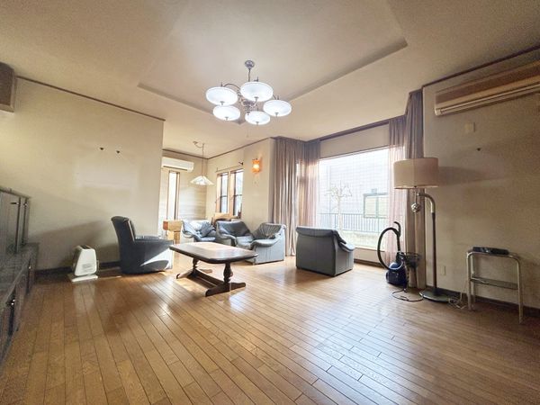 西東京市泉町2丁目 戸建 リビング