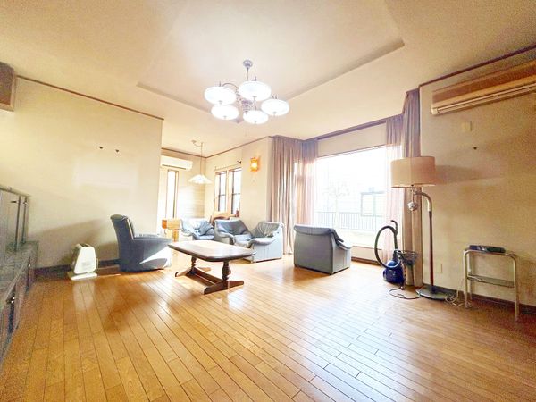 西東京市泉町2丁目 戸建 リビング