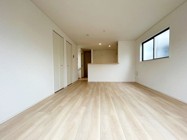 新座市野寺2丁目 新築戸建 リビング