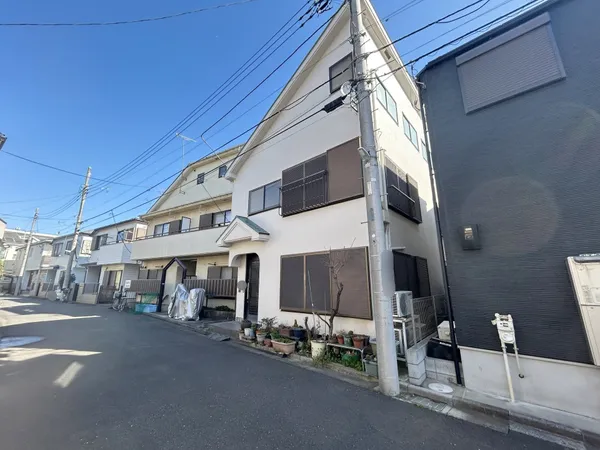 収納スペースが豊富で、生活空間を広く使えます。