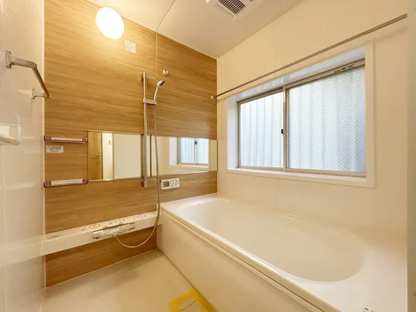 雨や花粉シーズンにうれしい浴室乾燥機が備わっています。
