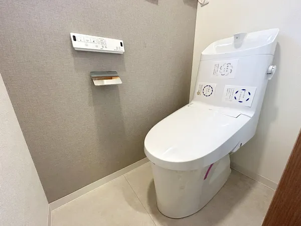 【１階トイレ】1階・2階にトイレがあるため、慌ただしい朝も安心です。