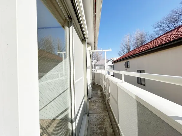 バルコニー側の窓を開けることで、2階全体の空気が循環しやすい間取りです。