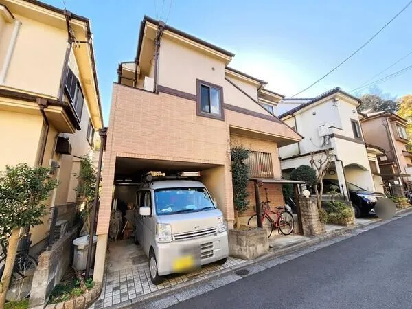 徒歩10分圏内にコンビニエンスストアが2軒あり、生活利便性も良好です♪