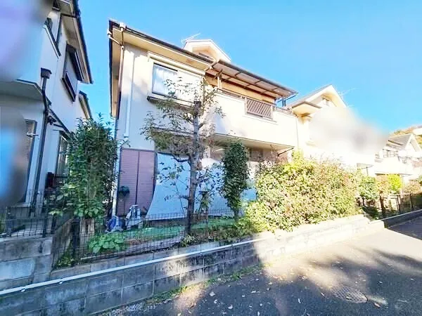 南側にお庭スペースもあるため、陽当り良好。明るいお部屋でお過ごしいただけます♪