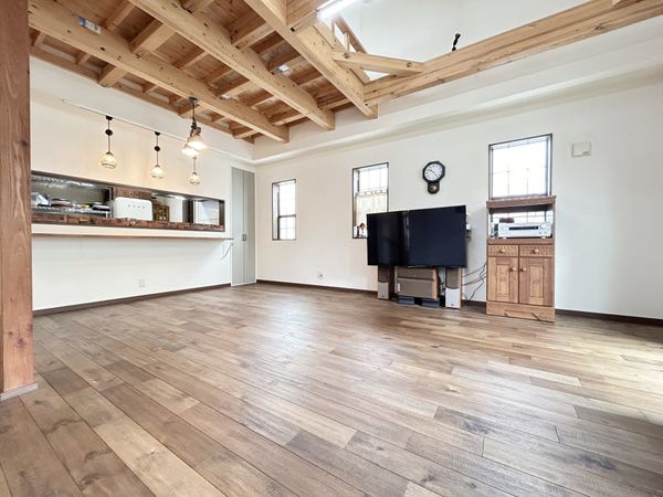 新座市野寺2丁目 戸建 リビング