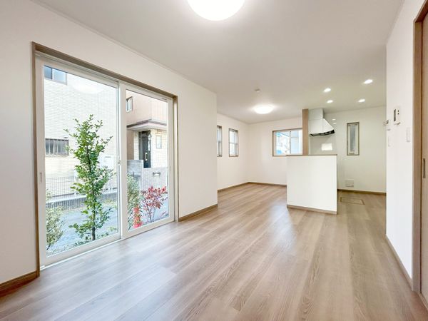 新座市栗原1丁目 新築戸建 リビング